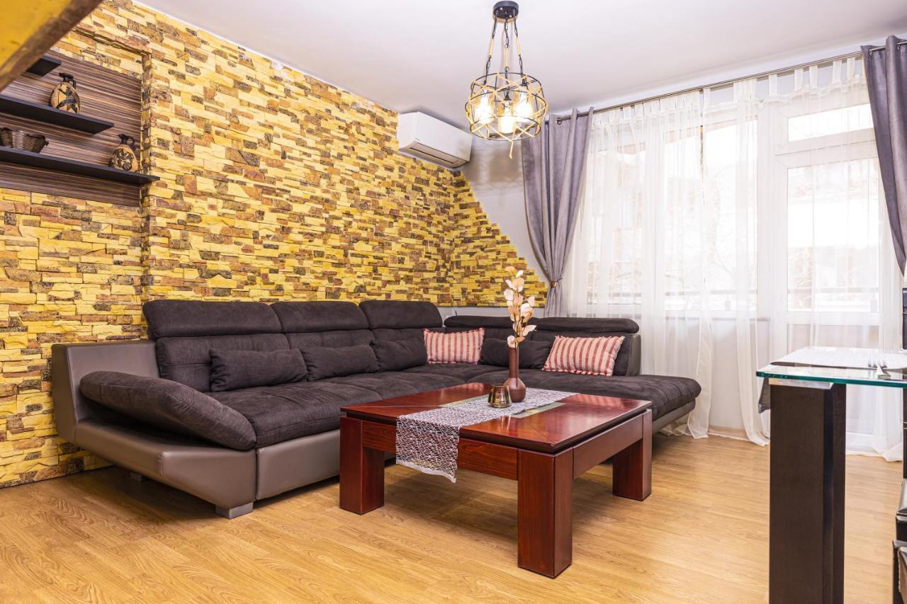 Apartamento 1Bd Flat With A Garage - 5 Mins To The City Centre Plovdiv Exterior foto