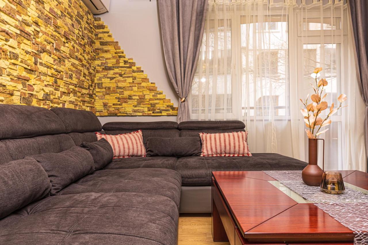 Apartamento 1Bd Flat With A Garage - 5 Mins To The City Centre Plovdiv Exterior foto